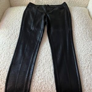 Gently Worn Cache Size 2 Black Alligator Print Demin-Style Pant